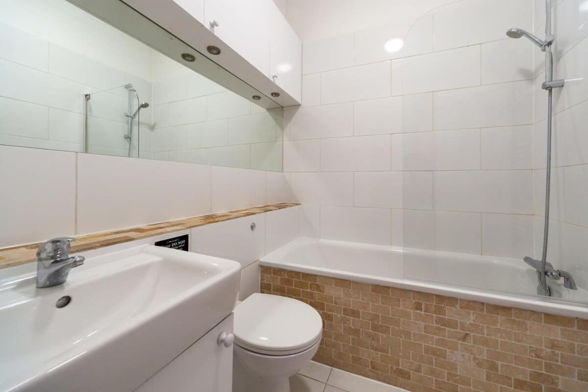 Lovely 2 Bedroom Apartment In Tooting Londres Exterior foto