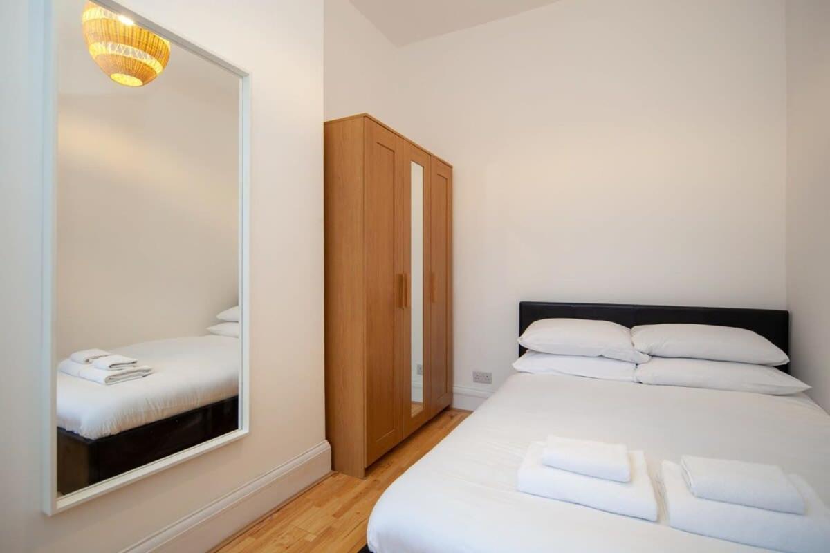 Lovely 2 Bedroom Apartment In Tooting Londres Exterior foto
